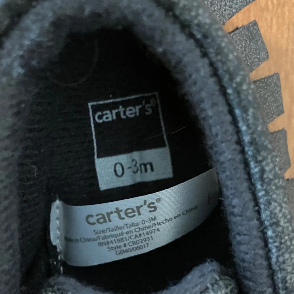 Free w/ bundle: Carters baby girl shoes